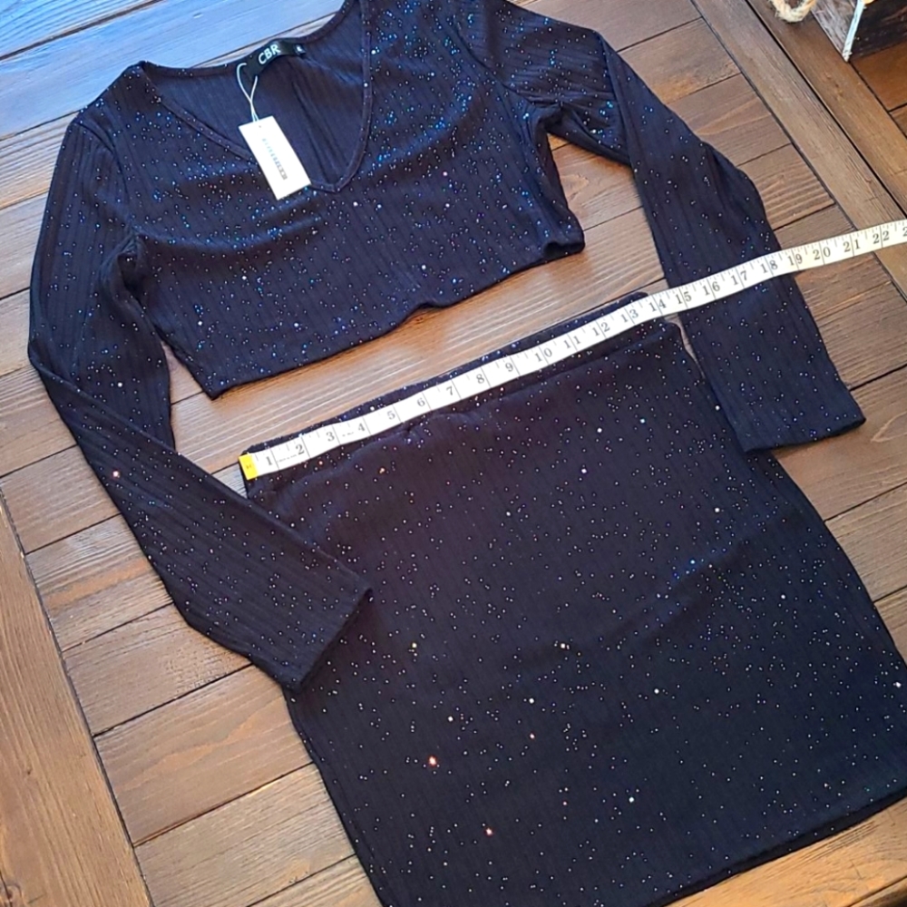 CBR black crop top and skirt sets, Size Medium ⚡🔥